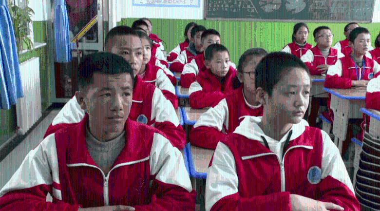 龚祖兵当选为龙岗区七届人大常委会主任